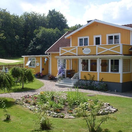 Hotel & Pensionat Bjoerkelund Stenbrohult  ภายนอก รูปภาพ