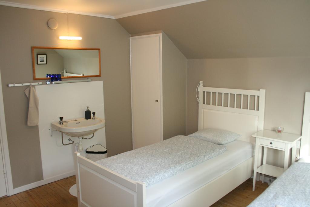Hotel & Pensionat Bjoerkelund Stenbrohult  ภายนอก รูปภาพ