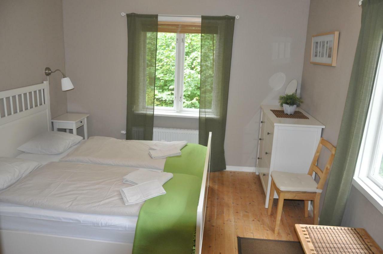 Hotel & Pensionat Bjoerkelund Stenbrohult  ภายนอก รูปภาพ
